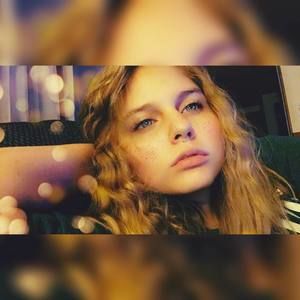 Meet your Posher, Alexia